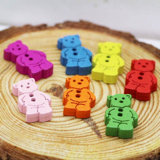 100 sztuk kolorowych niedźwiedzi drewnianych guzików z motywem Cartoon Car i żyrafy - Wianko - 4