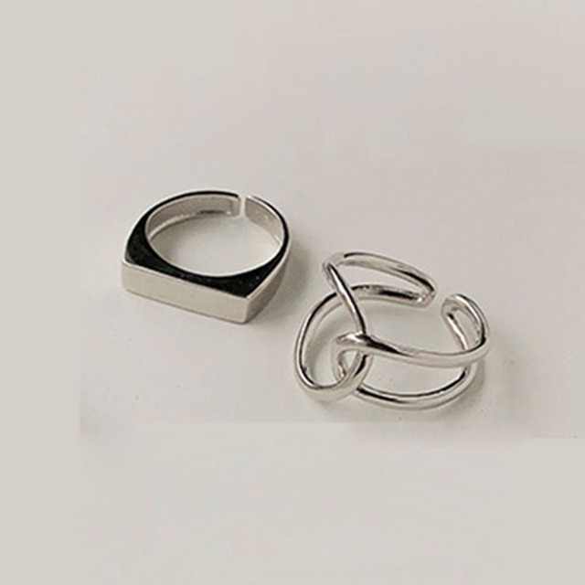 Ręcznie robiona minimalistyczna obrączka z 925 srebra - urok kobiecy, idealna dla dziewczyny - Wianko - 1