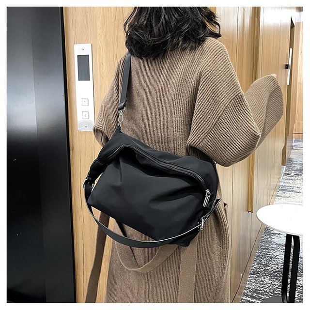 Damska torba na ramię 2021: nylonowa torba o dużej pojemności w jednolitym kolorze - Wianko - 31