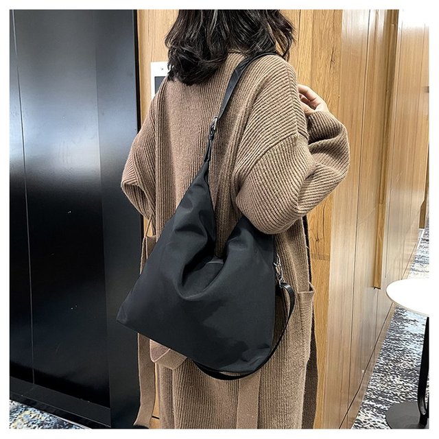 Damska torba na ramię 2021: nylonowa torba o dużej pojemności w jednolitym kolorze - Wianko - 34