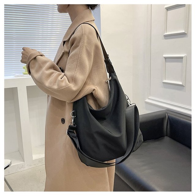Damska torba na ramię 2021: nylonowa torba o dużej pojemności w jednolitym kolorze - Wianko - 26