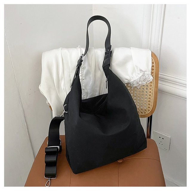 Damska torba na ramię 2021: nylonowa torba o dużej pojemności w jednolitym kolorze - Wianko - 17