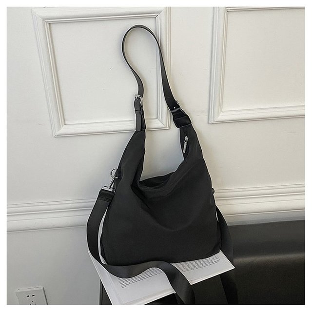 Damska torba na ramię 2021: nylonowa torba o dużej pojemności w jednolitym kolorze - Wianko - 24