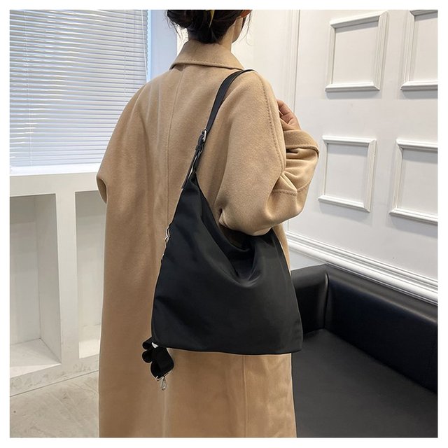 Damska torba na ramię 2021: nylonowa torba o dużej pojemności w jednolitym kolorze - Wianko - 22