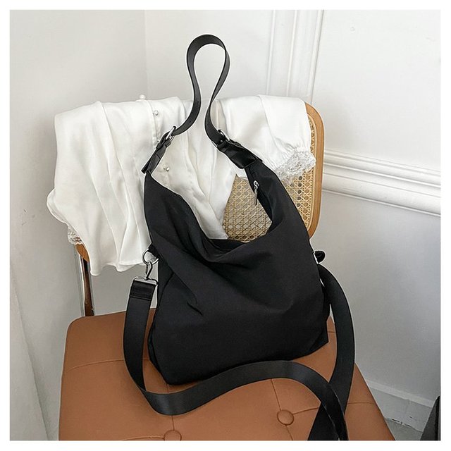 Damska torba na ramię 2021: nylonowa torba o dużej pojemności w jednolitym kolorze - Wianko - 19