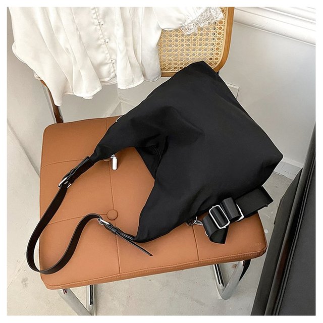 Damska torba na ramię 2021: nylonowa torba o dużej pojemności w jednolitym kolorze - Wianko - 15
