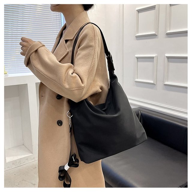 Damska torba na ramię 2021: nylonowa torba o dużej pojemności w jednolitym kolorze - Wianko - 27