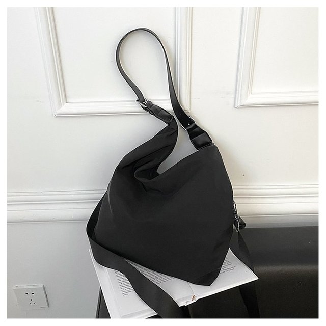 Damska torba na ramię 2021: nylonowa torba o dużej pojemności w jednolitym kolorze - Wianko - 20