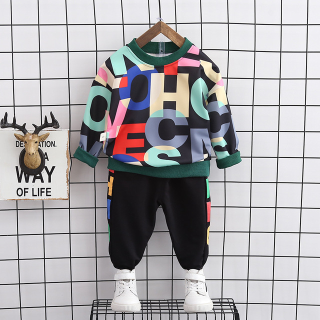 Chłopczykowy dwuczęściowy garnitur z nadrukiem liter na bawełnianym swetrze - zestaw wiosenno-jesienny - Wianko - 5