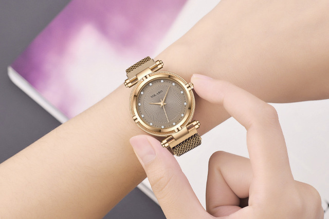 Kwarcowy zegarek damski z tarczami ozdobionymi diamentami i magnetyczną klamrą Loopback - Wianko - 5