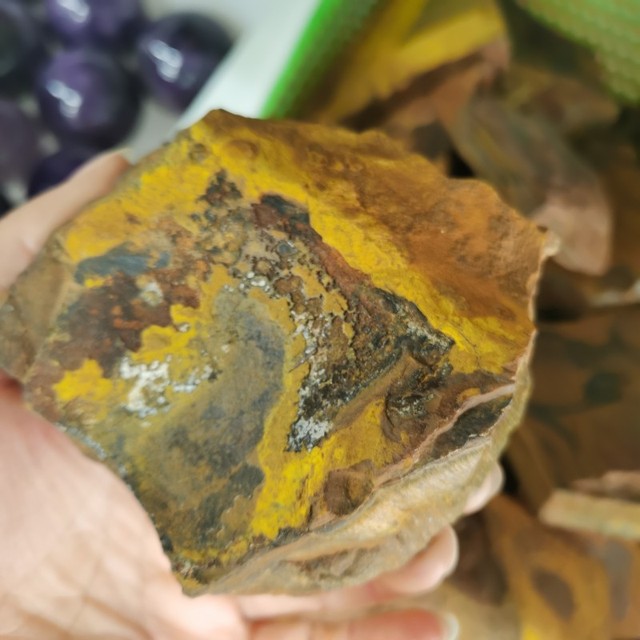 Kamień surowy tygrysiego oka żwir szlachetny 80-600g - dekoracje do domu, Reiki, DIY, prezent - Wianko - 1