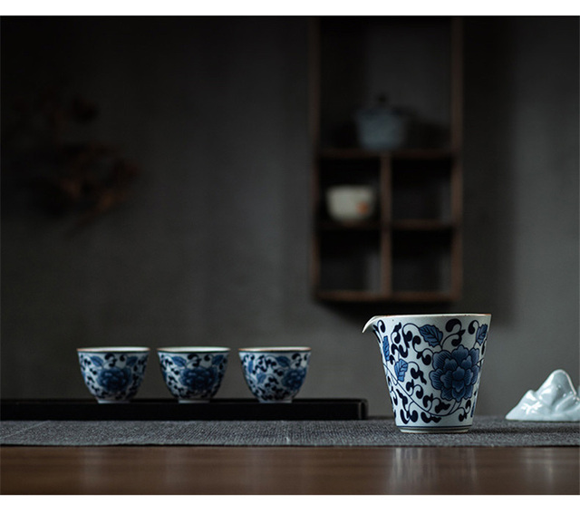 Płaska filiżanka do herbaty PINNY 200 ml z niebieskim i białym wzorem, wykonana z żaroodpornej ceramiki Chińskiej, idealna do serwowania herbaty przy użyciu techniki Kung Fu - Wianko - 10