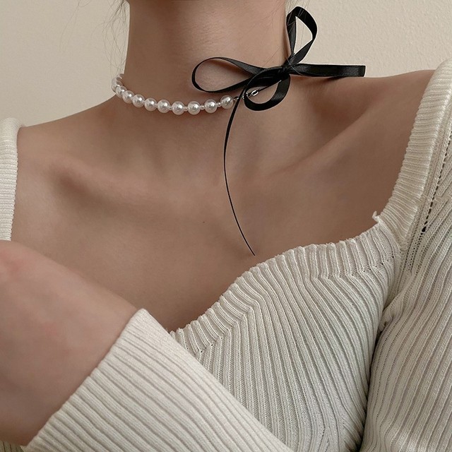 Kokardowy naszyjnik choker z perłami, idealny dla eleganckiej panny młodej - Wianko - 2