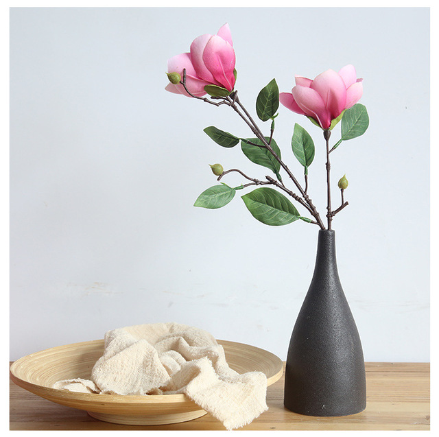 Kompozycja kwiatowa z dwiema głowami sztucznej magnolii wykonana z jedwabiu - idealna na ślubne dekoracje i do ozdób domowych - Wianko - 17