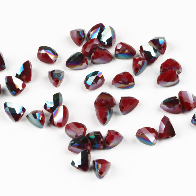 Czerwone, fasetowane szklane koraliki trójkątne o średnicach 4, 6 i 8mm do tworzenia biżuterii DIY - Wianko - 1