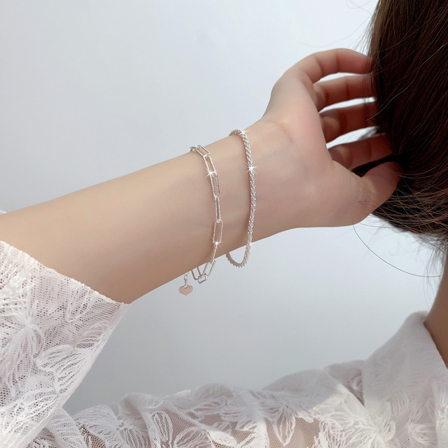Elegancka minimalistyczna bransoletka z lśniącym, masywnym łańcuszkiem i unikalnym charms sercem - dla kobiet i dziewcząt - Wianko - 3