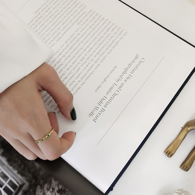 Pierścionek otwierany Twist Finger o minimalistycznym wzornictwie i zielonym cyrkonie dla kobiet – prawdziwe srebro 925 - Wianko - 9
