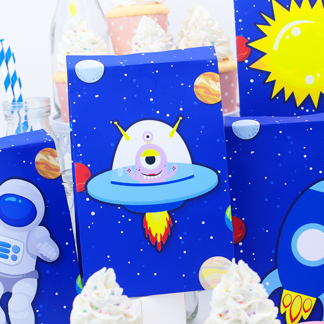 Astronautyczne torby na prezenty - idealne do pakowania cukierków na urodzinową imprezę! Dekoracje Spaceman dla dzieci w formie papierowej rakiety i Ziemia - Wianko - 9