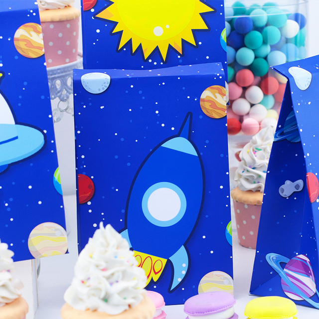 Astronautyczne torby na prezenty - idealne do pakowania cukierków na urodzinową imprezę! Dekoracje Spaceman dla dzieci w formie papierowej rakiety i Ziemia - Wianko - 10