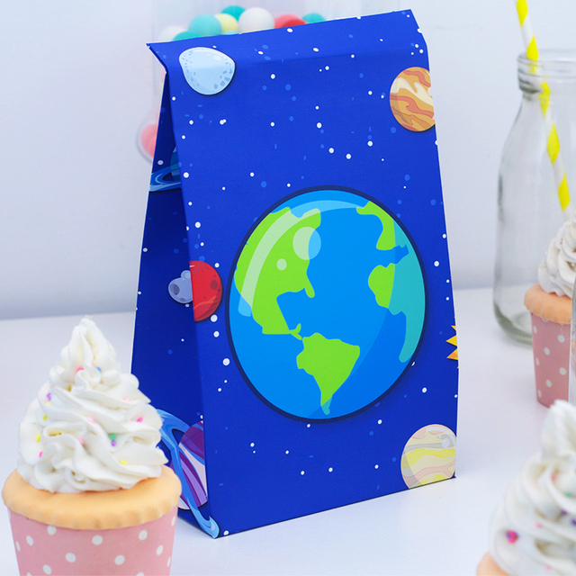 Astronautyczne torby na prezenty - idealne do pakowania cukierków na urodzinową imprezę! Dekoracje Spaceman dla dzieci w formie papierowej rakiety i Ziemia - Wianko - 12