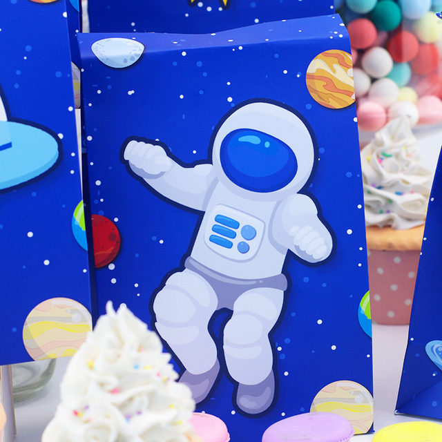 Astronautyczne torby na prezenty - idealne do pakowania cukierków na urodzinową imprezę! Dekoracje Spaceman dla dzieci w formie papierowej rakiety i Ziemia - Wianko - 11