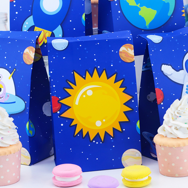 Astronautyczne torby na prezenty - idealne do pakowania cukierków na urodzinową imprezę! Dekoracje Spaceman dla dzieci w formie papierowej rakiety i Ziemia - Wianko - 8