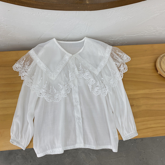 Długa koszula dziewcząt z koronkowymi rękawami wiosna 2021 - Wianko - 2