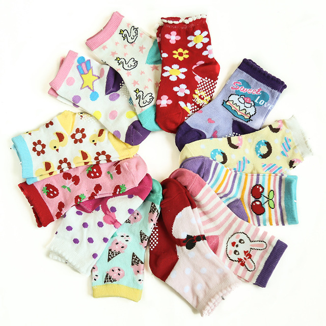 Zestaw 6 bawełnianych skarpetek dla niemowląt 0-5 lat z antypoślizgowymi wzorami dla dziewczynek - Wianko - 3