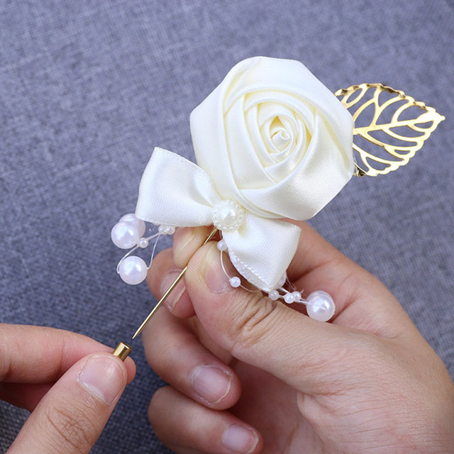 Pan młody drużba: Boutonniere na imprezę, bal, garnitur dla mężczyzn - Handmade satynowa róża, nowy styl pani, tkaniny broszka kwiat - Wianko - 1