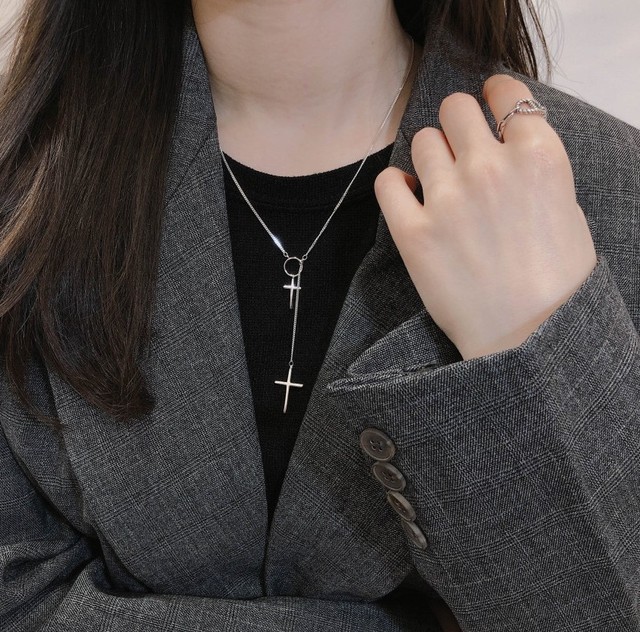 Naszyjnik z krzyżem - prosta biżuteria damskiego łańcuszka ze srebrnym wisiorkiem Jeżus dla dziewcząt - Wianko - 6