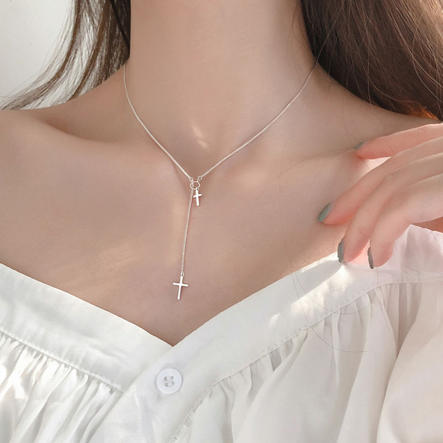 Naszyjnik z krzyżem - prosta biżuteria damskiego łańcuszka ze srebrnym wisiorkiem Jeżus dla dziewcząt - Wianko - 1
