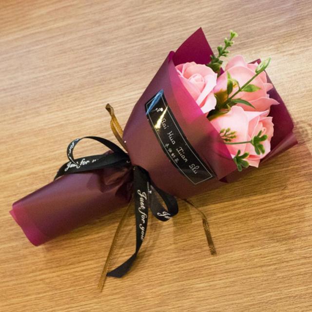 Świeże żywe róże w szklanej kopule z podświetleniem - prezent na Dzień Matki - Wianko - 6