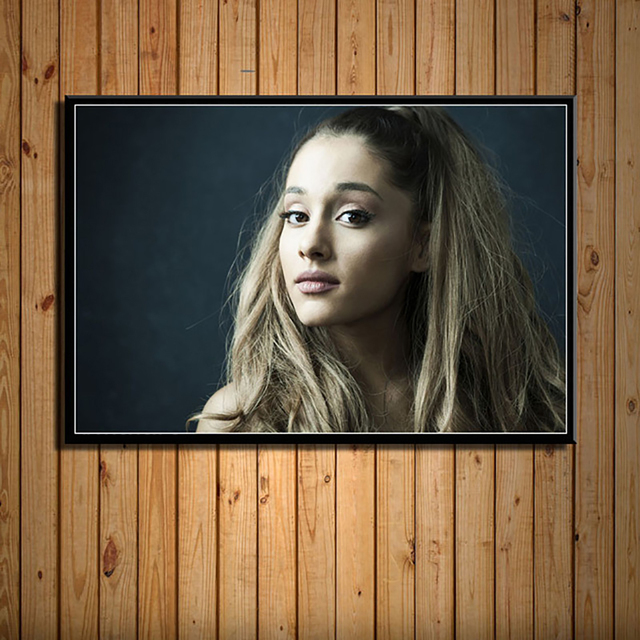 Plakat na płótnie - Ariana Grande, muzyka, piosenkarka, Portret, Artystyczne malowidło, Ozdoba ściany - Wianko - 3