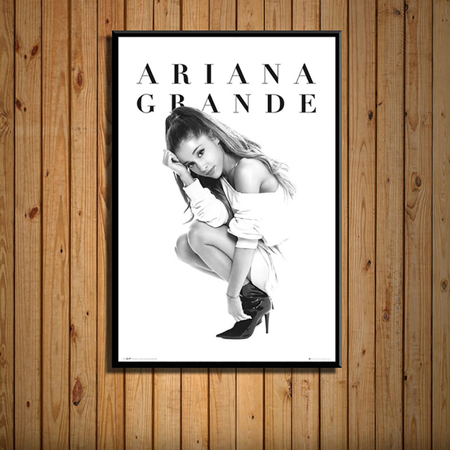 Plakat na płótnie - Ariana Grande, muzyka, piosenkarka, Portret, Artystyczne malowidło, Ozdoba ściany - Wianko - 6