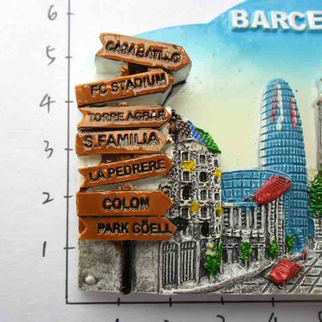 3D dekoracyjne naklejki magnetyczne z katedrą Świętej Rodziny w Barcelonie - magnesy na lodówkę - Wianko - 26