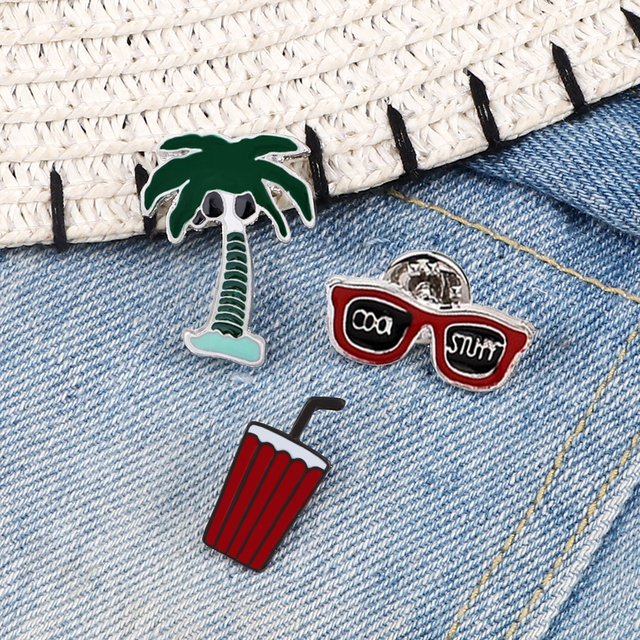 Zestaw 3 broszek z motywem Cartoon Summer Beach - okulary, sok drzewa kokosowego, emaliowany szpilkami, modna biżuteria w stylu dla kobiet i mężczyzn - Wianko - 31