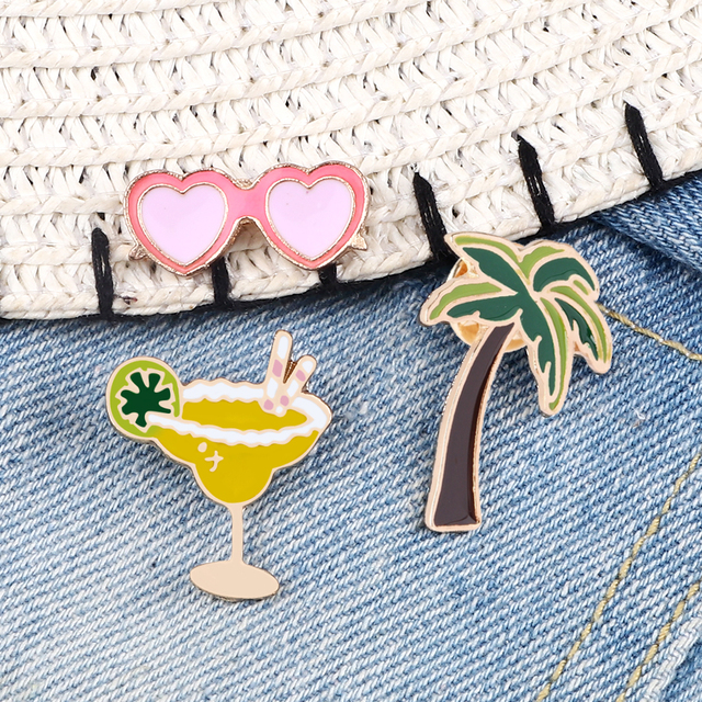 Zestaw 3 broszek z motywem Cartoon Summer Beach - okulary, sok drzewa kokosowego, emaliowany szpilkami, modna biżuteria w stylu dla kobiet i mężczyzn - Wianko - 34