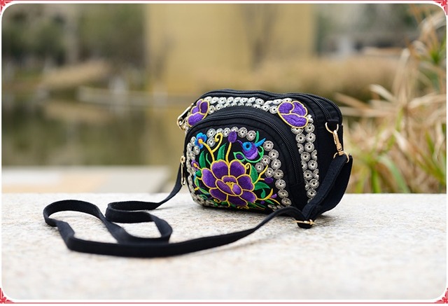 Nowe etniczne torebki damskie z haftem: kwiatowe wzory na ramię i Crossbody - Wianko - 18