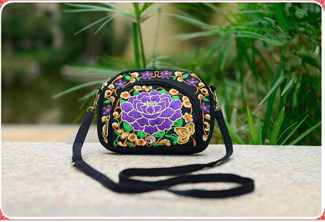 Nowe etniczne torebki damskie z haftem: kwiatowe wzory na ramię i Crossbody - Wianko - 11