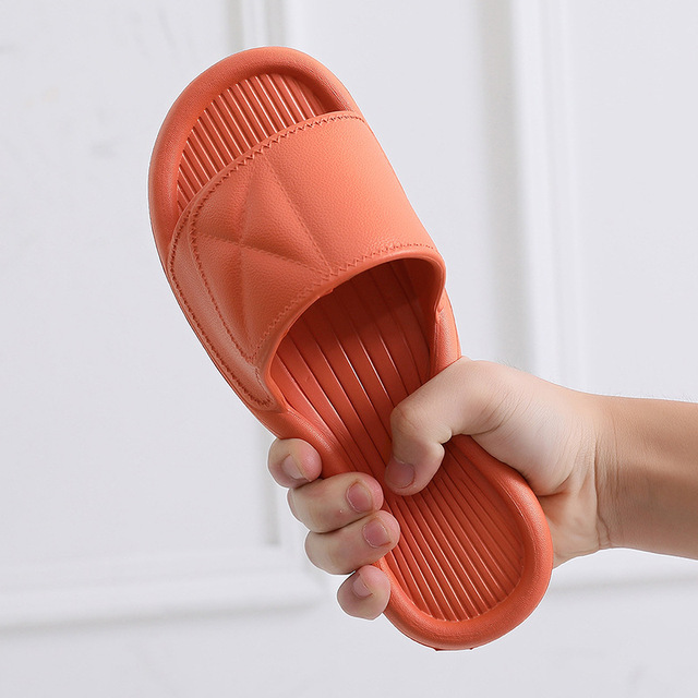 Klapki letnie dla kobiet 2021 w kategorii kapcie - kryte domowe buty antypoślizgowe, lekkie i wygodne - Wianko - 17