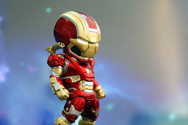Figurka akcji Iron Man Avengers Disney - zabawka dla dzieci wojna bez granic, luminescencyjna figurka superbohatera - Wianko - 7