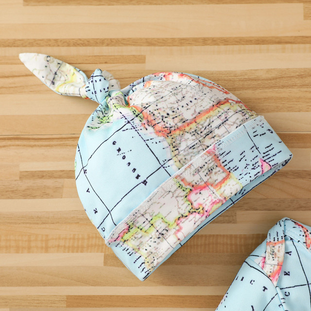 Zestaw ubrań dla niemowląt (3-18 miesięcy) - kombinezon z nadrukiem, pałąk i kapelusz z motywem mapy świata - Wianko - 5
