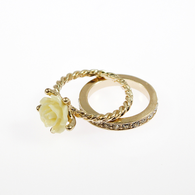 Zestaw 2 pierścieni ślubnych dla kobiet, modny w kolorze złotym i czarnym z białym kwiatem, styl Boho, ozdobione Rhinestonem - Wianko - 2