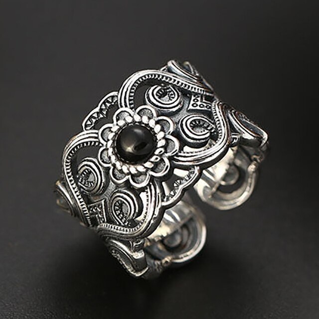 Mężczyźni i damskie pierścionki z regulowalnym rozmiarem, wzorem wytłaczanym i czarnym kamieniem - subtelna elegancja - Wianko - 4