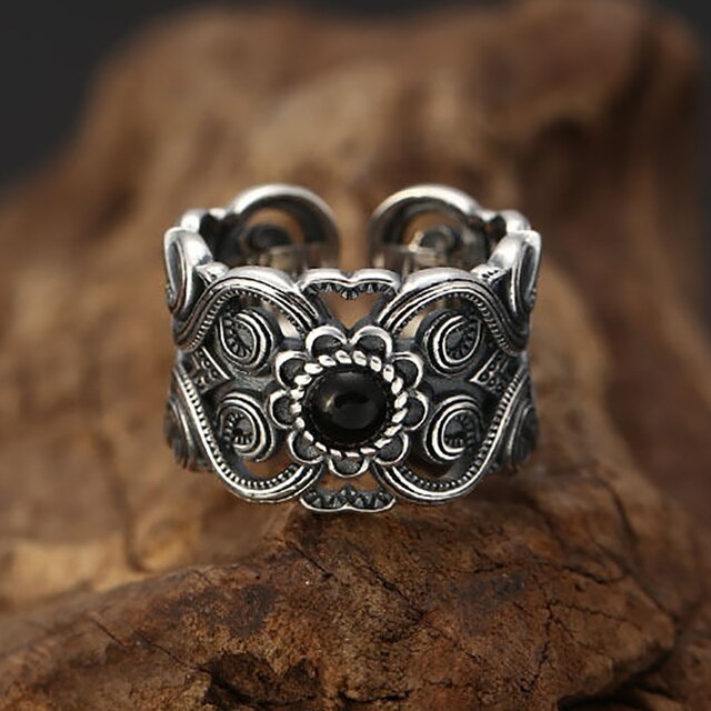 Mężczyźni i damskie pierścionki z regulowalnym rozmiarem, wzorem wytłaczanym i czarnym kamieniem - subtelna elegancja - Wianko - 2