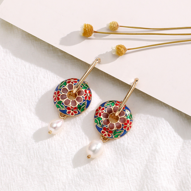 Wiszące kolczyki vintage z okrągłym, błyszczącym geometrycznym kwiatkiem i perłą w stylu koreańskiej biżuterii - Wianko - 7