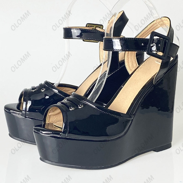 Eleganckie letnie sandały na platformie Olomm Handmade - czarne, niebieskie, rozmiar 35-47, patentowane klamry i kliny z peep toe - Wianko - 9