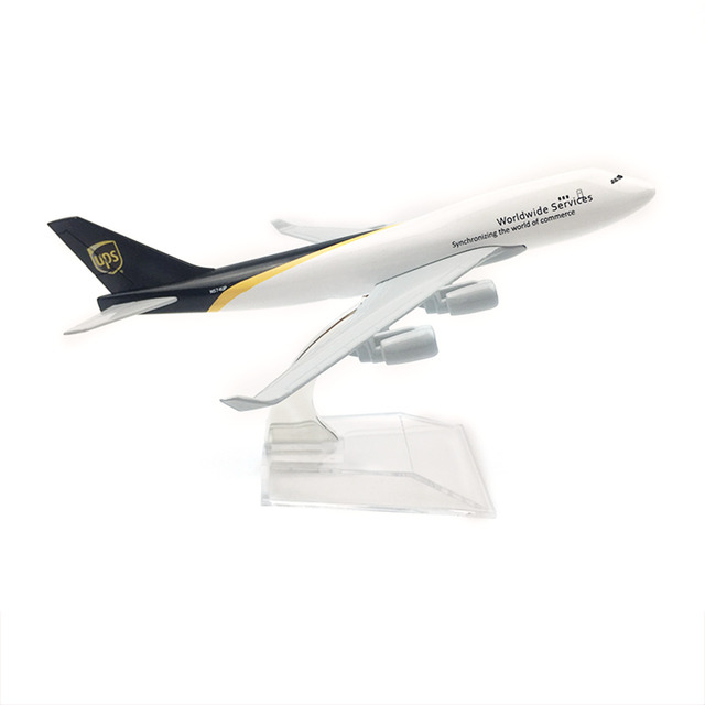 Model samolotu UPS 747 1:400 - metalowy odlew, skala kolekcjonerska, prezent dla dzieci - Wianko - 2