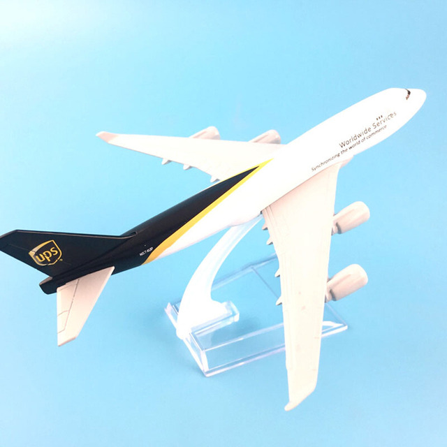 Model samolotu UPS 747 1:400 - metalowy odlew, skala kolekcjonerska, prezent dla dzieci - Wianko - 6