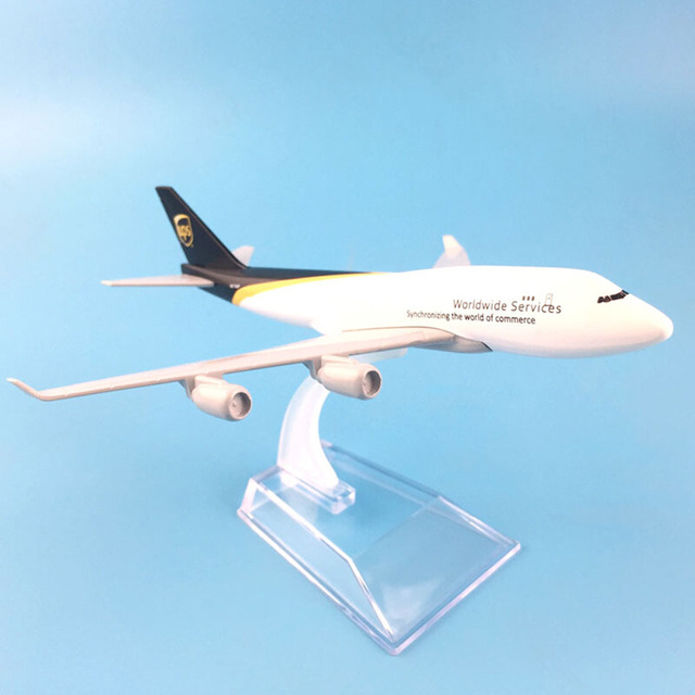 Model samolotu UPS 747 1:400 - metalowy odlew, skala kolekcjonerska, prezent dla dzieci - Wianko - 4